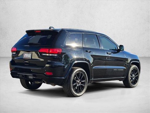 Used 2019 Jeep Grand Cherokee Altitude AWD/4WD image 5