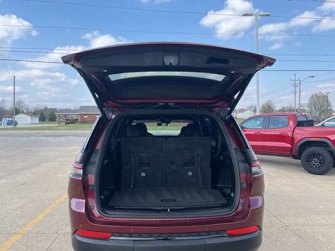 Used 2025 Jeep Grand Cherokee L Limited w/ Black Appearance Package image 23