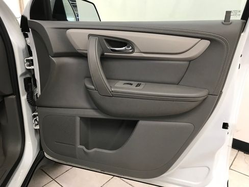 Used 2017 Chevrolet Traverse LS FWD image 17