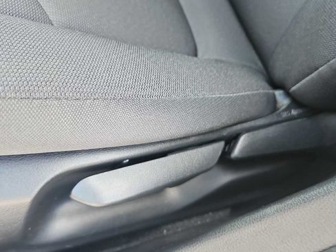 Used 2022 Toyota Corolla LE FWD image 14