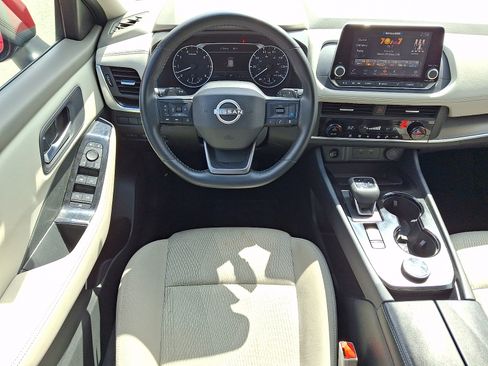 Used 2025 Nissan Rogue SV AWD/4WD image 13