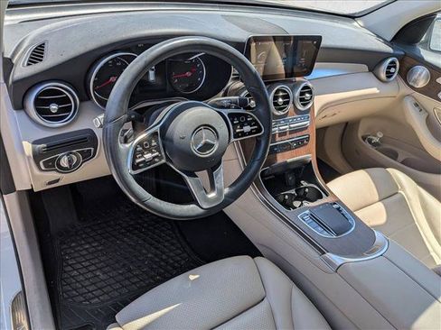 Used 2020 Mercedes-Benz GLC 300 4MATIC image 9