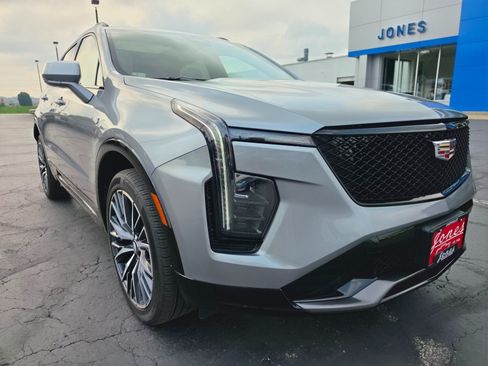 Used 2024 Cadillac XT4 Sport AWD/4WD image 7