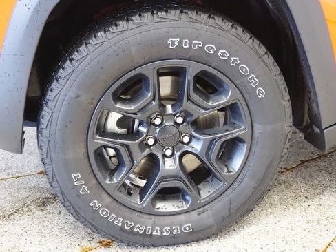 Certified 2021 Jeep Cherokee Trailhawk w/ Sun, Sound & Nav Group image 11