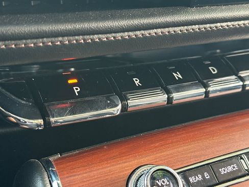 Used 2022 Lincoln Aviator Grand Touring w/ Class IV Trailer Tow Package AWD/4WD image 25