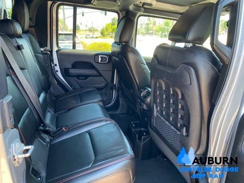 Used 2021 Jeep Gladiator Rubicon AWD/4WD image 18