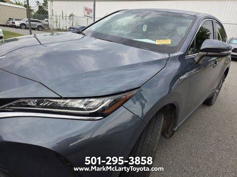 Used 2021 Toyota Venza LE AWD/4WD image 5