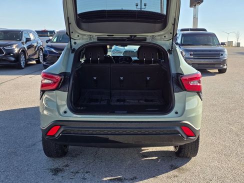 Used 2024 Chevrolet Trax RS image 7