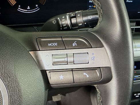 Used 2025 Hyundai Kona SEL image 15