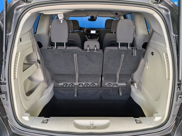 Used 2023 Chrysler Voyager LX FWD image 18