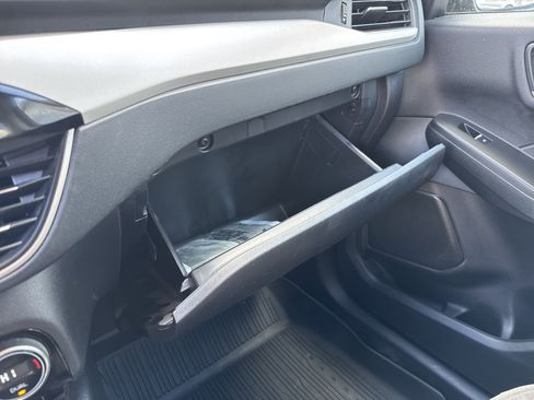 Used 2021 Ford Escape SE w/ SE Sport Appearance Package image 40