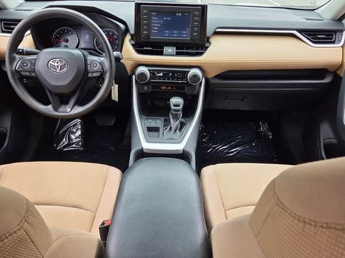 Used 2019 Toyota RAV4 LE image 12