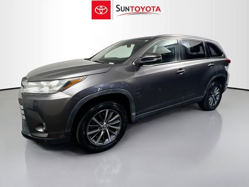 Used 2019 Toyota Highlander XLE image 9
