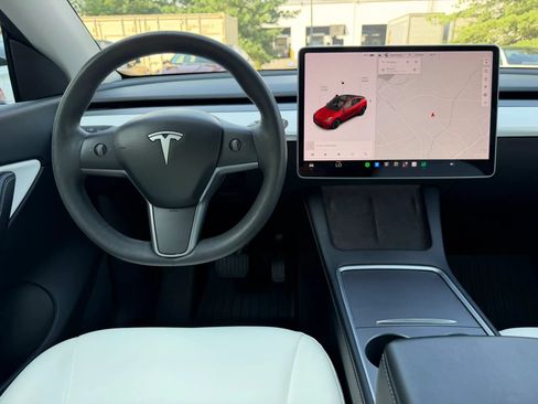 Used 2022 Tesla Model Y Long Range AWD/4WD image 13