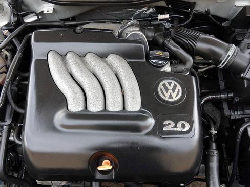 Used 2005 Volkswagen Golf GL image 75