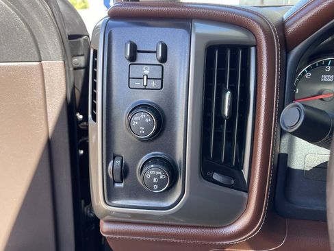 Used 2016 Chevrolet Silverado 1500 High Country w/ High Country Premium Package AWD/4WD image 11