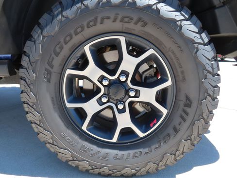 Used 2018 Jeep Wrangler Unlimited Rubicon AWD/4WD image 6