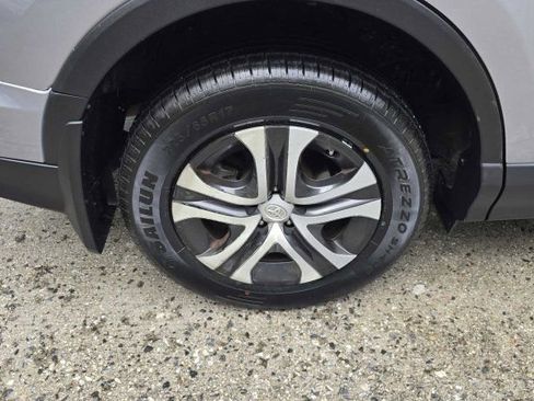 Used 2016 Toyota RAV4 LE AWD/4WD image 11