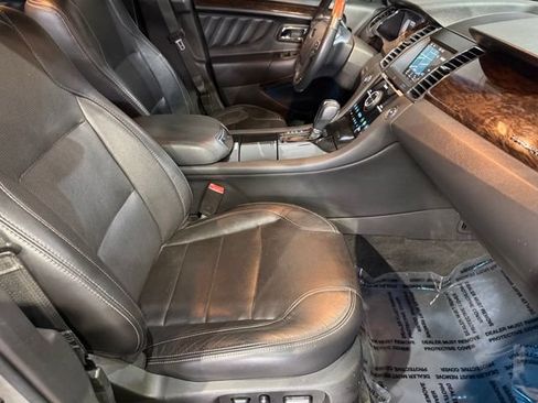 Used 2017 Ford Taurus Limited FWD image 31