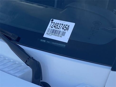 Used 2021 Land Rover Defender 110 SE image 33