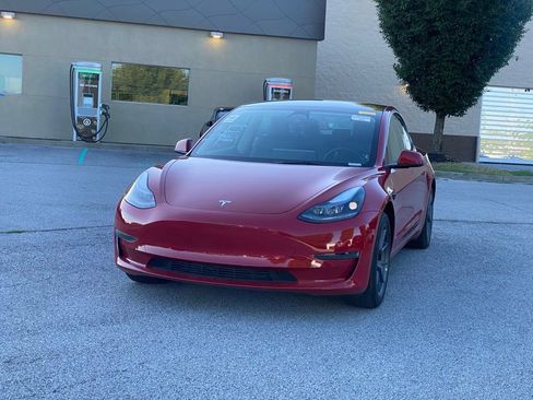Used 2023 Tesla Model 3 Standard Range RWD image 3