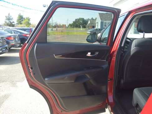 Used 2016 Kia Sorento LX w/ LX Convenience Package image 6
