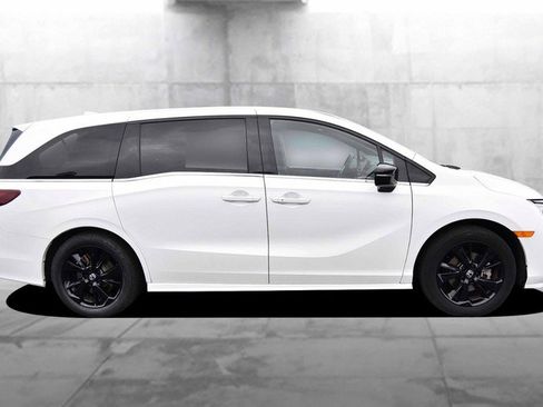 Certified 2024 Honda Odyssey Sport image 5