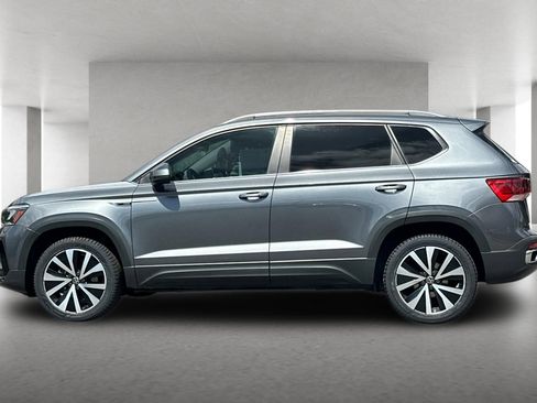 Used 2022 Volkswagen Taos SE FWD image 7