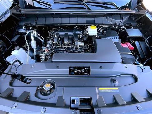 New 2025 Nissan Pathfinder SL image 11