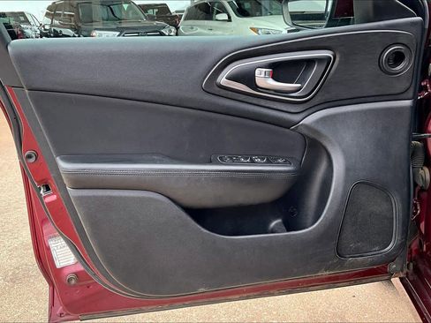 Used 2016 Chrysler 200 Limited image 22