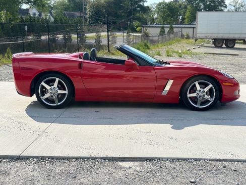 Used 2005 Chevrolet Corvette Convertible RWD image 15