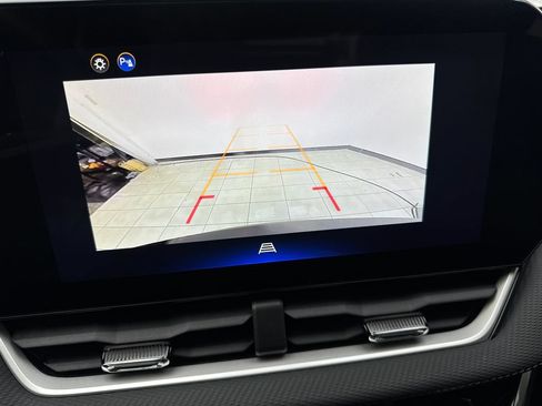 Used 2025 Chevrolet Equinox LT FWD image 65