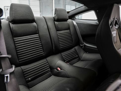 Used 2013 Ford Mustang Boss 302 w/ Boss 302 Accessory Pkg RWD image 81
