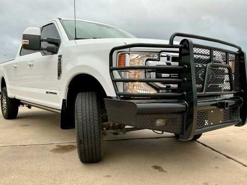 Used 2022 Ford F250 Lariat w/ Lariat Value Package image 2