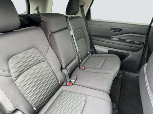 Used 2025 Nissan Pathfinder SV AWD/4WD image 23