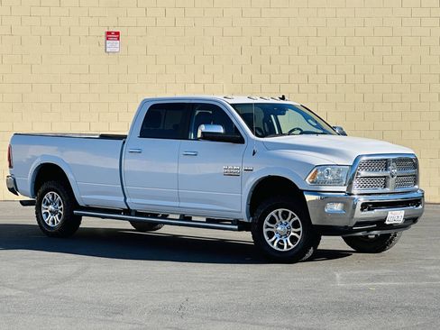 Used 2018 RAM 3500 Laramie w/ Convenience Group AWD/4WD image 2