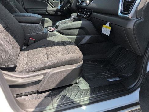 New 2024 GMC Canyon Elevation w/ Convenience Package image 10