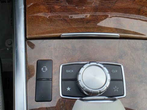 Used 2014 Mercedes-Benz E 350 4MATIC Sedan image 37