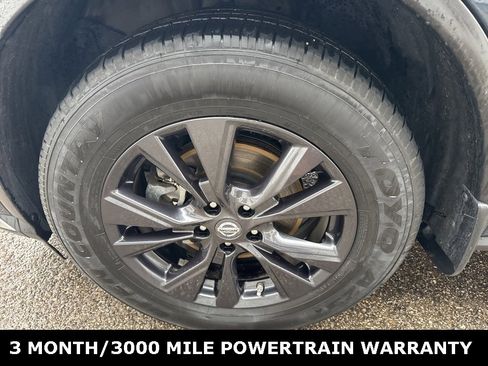 Used 2017 Nissan Murano SV w/ Premium Plus Package image 9