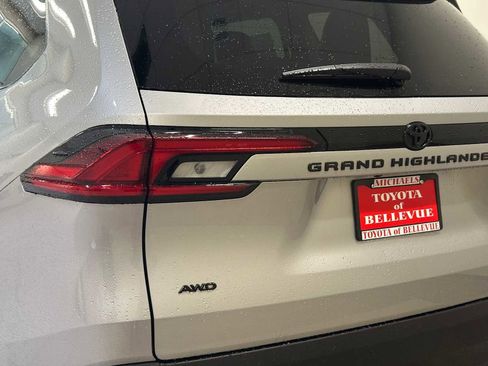 New 2026 Toyota Grand Highlander XLE AWD/4WD image 7