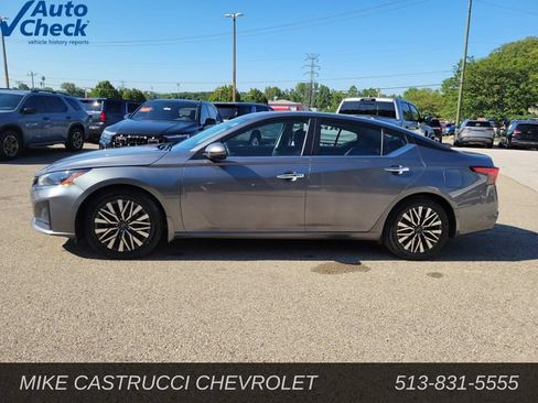 Used 2024 Nissan Altima 2.5 SV w/ SV Premium Package FWD image 2