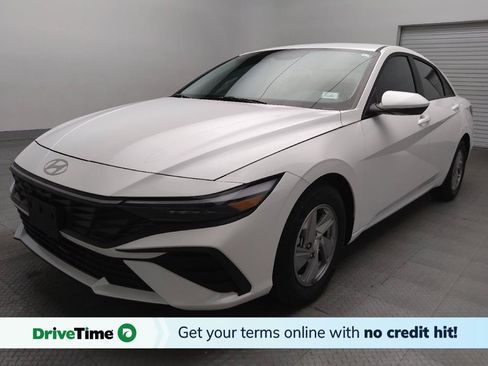 Used 2025 Hyundai Elantra SE FWD image 1