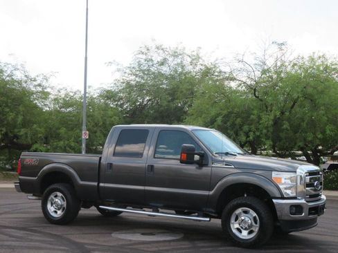Used 2016 Ford F250 XLT w/ XLT Value Package AWD/4WD image 4
