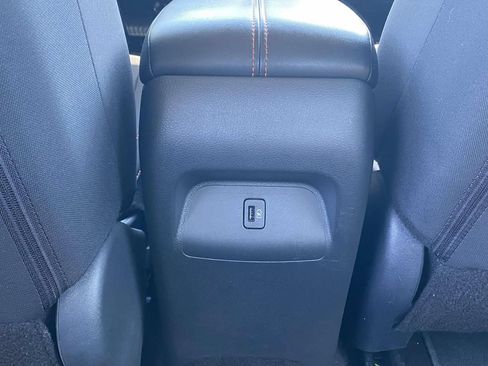 Used 2025 Nissan Sentra SR FWD image 12