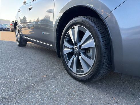 Used 2016 Nissan Leaf SV w/ Premium Package image 14