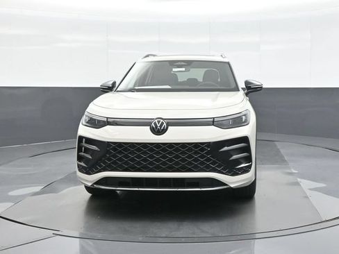 New 2026 Volkswagen Tiguan SE R-Line AWD/4WD image 2