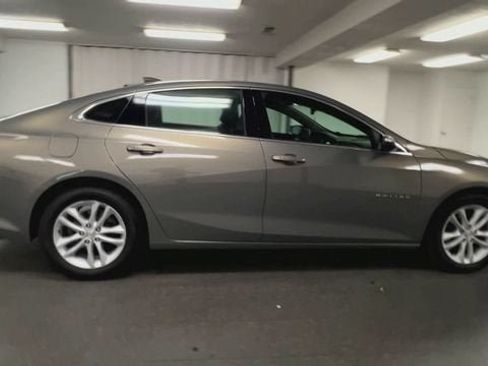 Certified 2018 Chevrolet Malibu LT w/ Leather Package FWD image 9