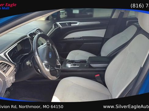 Used 2019 Ford Fusion SE w/ Equipment Group 151A FWD image 9