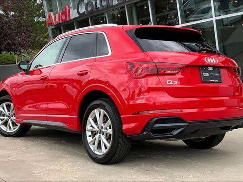 Certified 2022 Audi Q3 2.0T Premium AWD/4WD image 11