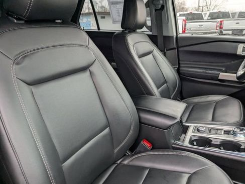 Used 2022 Ford Explorer XLT w/ Equipment Group 202A image 13